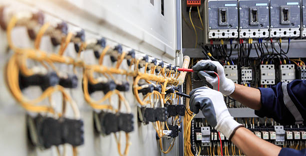 Professional Ceiling Fan Installation technician working in Kay County County, OK
